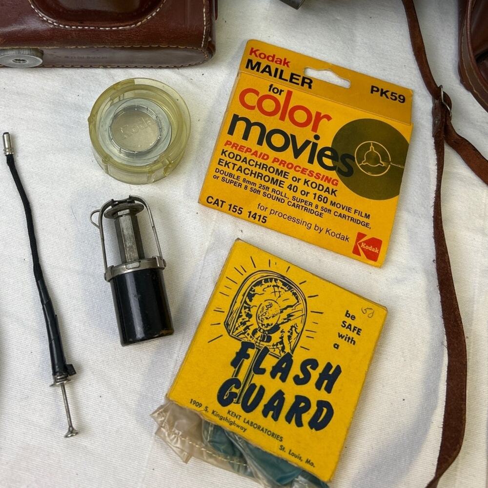 Vintage Ciro 35 Leather Case Bulb Flash Film Case w Photography Accessories - Picture 2 of 7